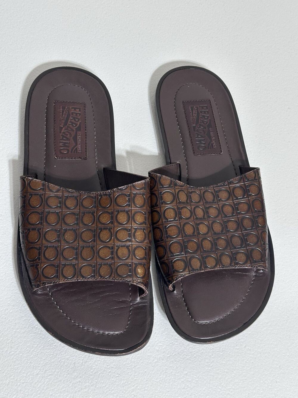 Men’s Salvatore Ferragamo Logo Brown Leather Slides Size 8.5D Made In Italy